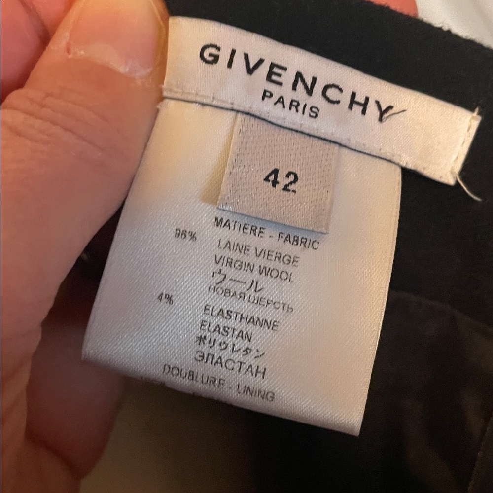 Givenchy Classic Black Pencil Skirt - Sleek Women's Workwear - Picture 4 of 5